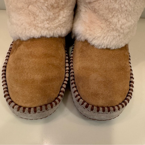 UGG Kestrel Shearling Cuff Boots - Picture 12 of 16